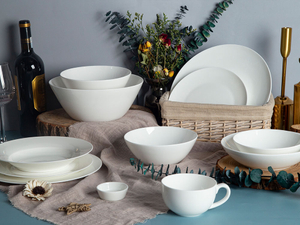 Weiße Basic New Bone China-Geschirrsets