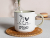 Lebhafte Oster-Kaffeetasse mit buntem Henkel