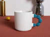 Kaffeetasse aus Keramik mit einzigartigem Perlengriff