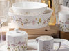 Florales Tafelservice für stilvolles Essen